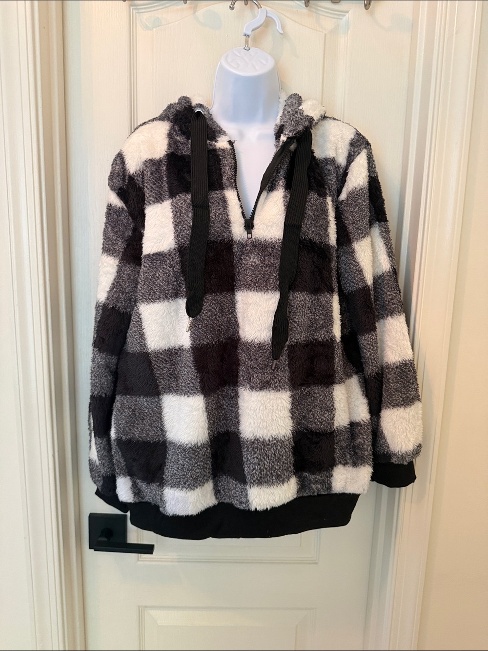 Cozy Black & White Buffalo Check Fuzzy Hoodie with Pockets